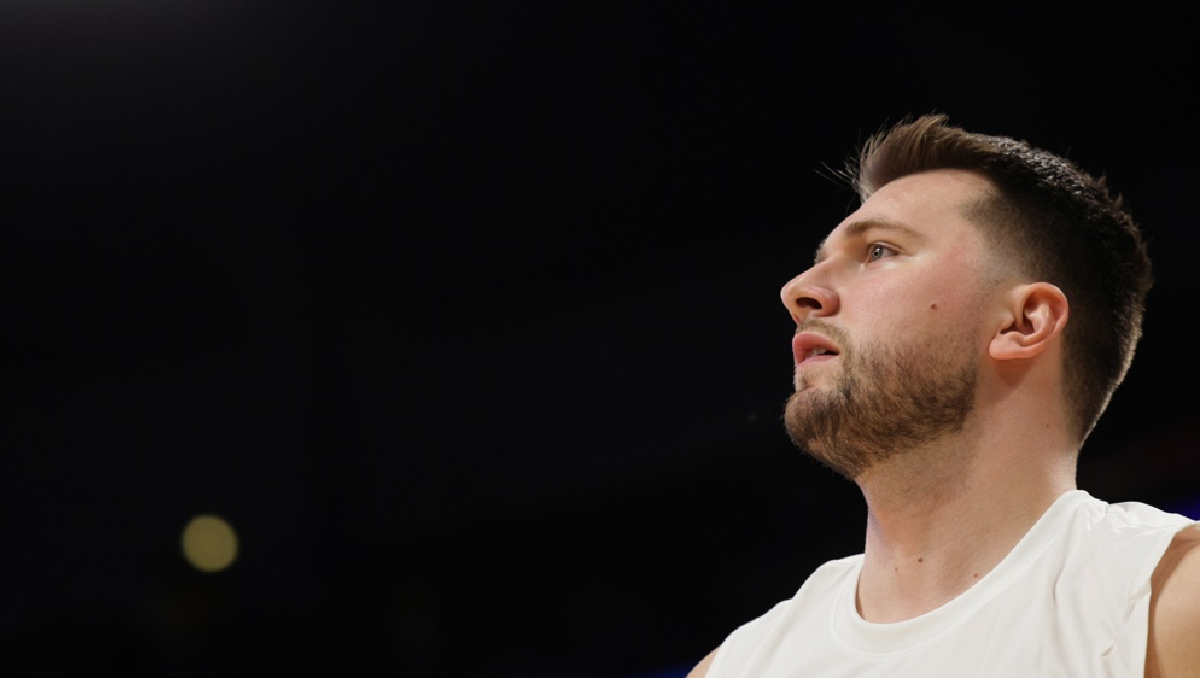 Luka Doncic dona 5 mil dólares para restaurar un mural de Kobe Bryant y su hija en Los Ángeles (EFE)