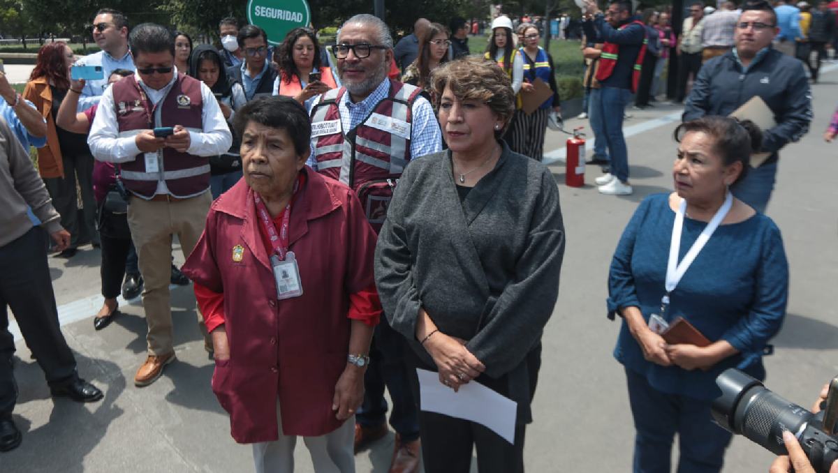 En Palacio de Gobierno de Edomex lograron evacuar en 2 minutos con 20 segundos a 7 mil 67 personas. Foto: (Tania Contreras)