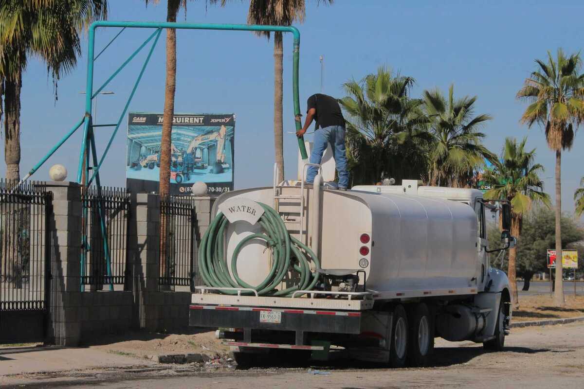 El Sindicato de Transportadores de Agua de La Laguna asegura que trabajan al 100% de su capacidad.| Roberto Amaya