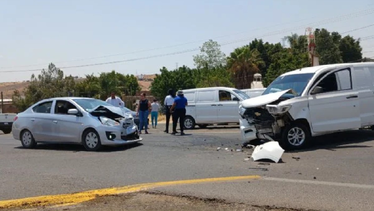 Al lugar del accidente llegaron unidades de emergencia de Protección Civil y de los Bomberos Voluntarios de Guanajuato.