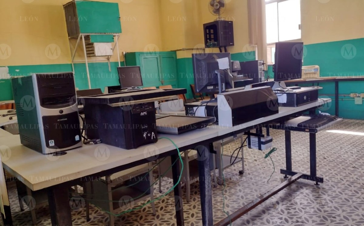 Aprovechan festejo del día del niño para solicitar climas y computadoras.