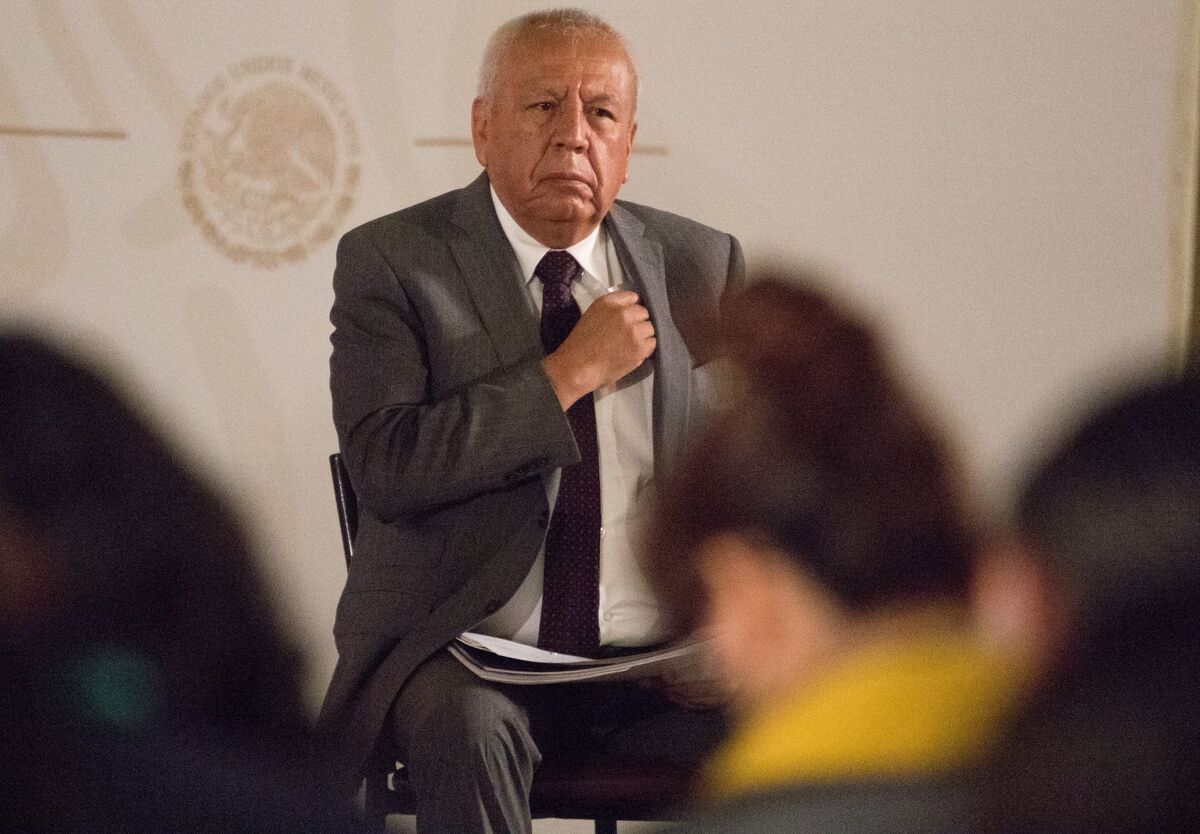 En su despedida, Francisco Garduño agradeció a sus colaboradores y compañeros. | Foto: Cuartoscuro.
