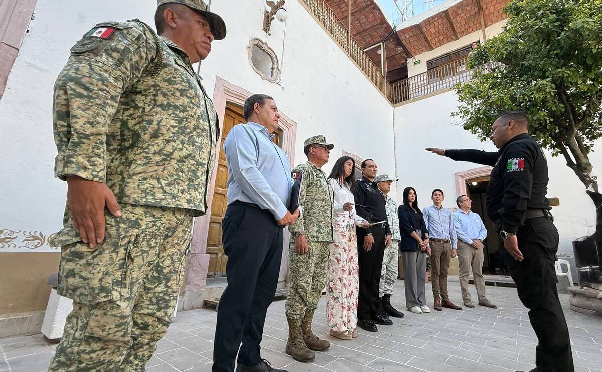 Hermes Daniel Rodríguez Ortíz toma protesta como director de Seguridad en Teocaltiche. (Cortesía)