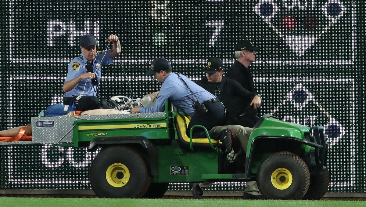 Hombre cae desde las gradas del PNC Park en juego de MLB entre Pirates y Cubs; se desconoce su estado de salud (Reuters)