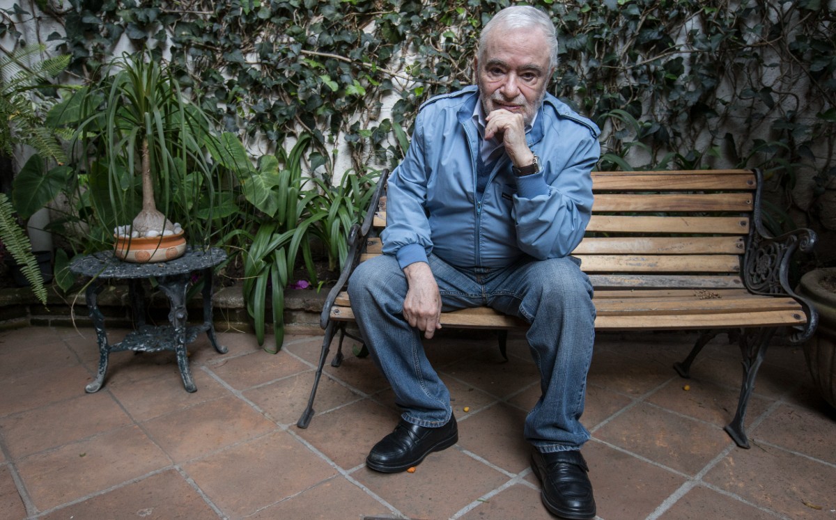 Ignacio Solares trabajó en la selección que está en este libro, alrededor de 350 textos.FOTO: jesús Quintanar