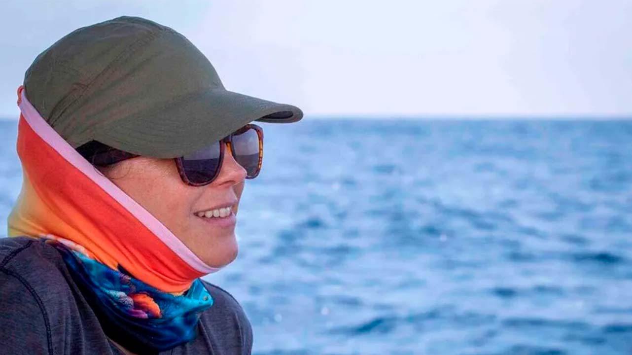 Stephanie Montero busca proteger a la ballena jorobada nadando 43 kilómetros en mar abierto