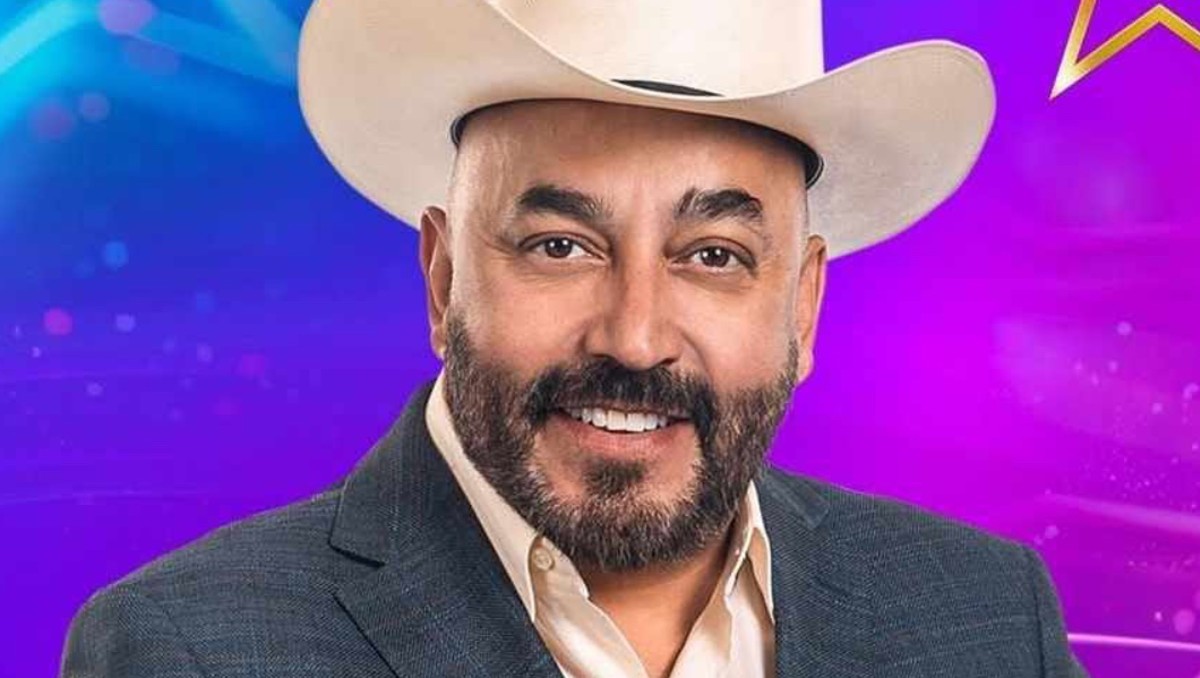 El cantante de música regional acudió a la gala | Especial