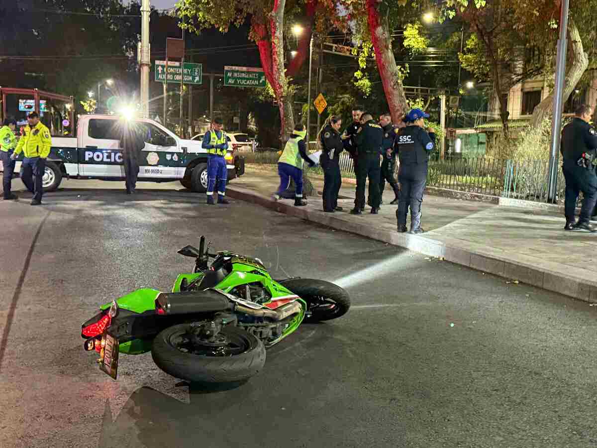 El motociclista murió al derrapar y chocar contra un árbol. | Foto: Ramón Ramírez