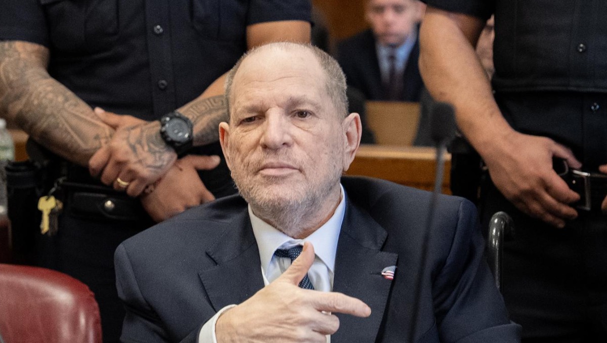 Denunciante de Weinstein abandona sala de tribunal llorando