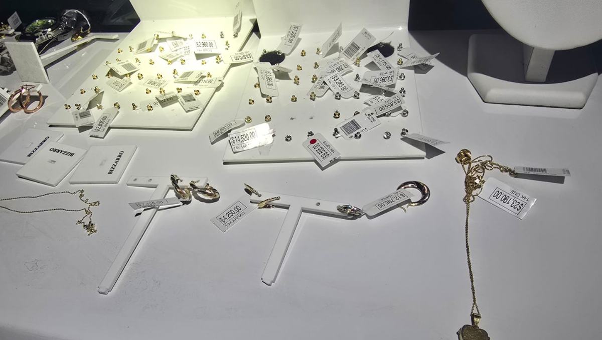 Detienen a dos por robo a joyería en Metepec; recuperan 146 piezas de oro. | Especial