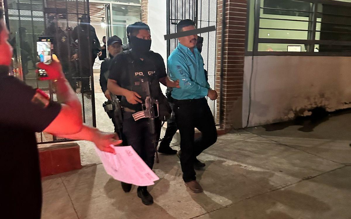 Detienen a síndico de Ocosingo por portación ilegal de arma de fuego | Especial