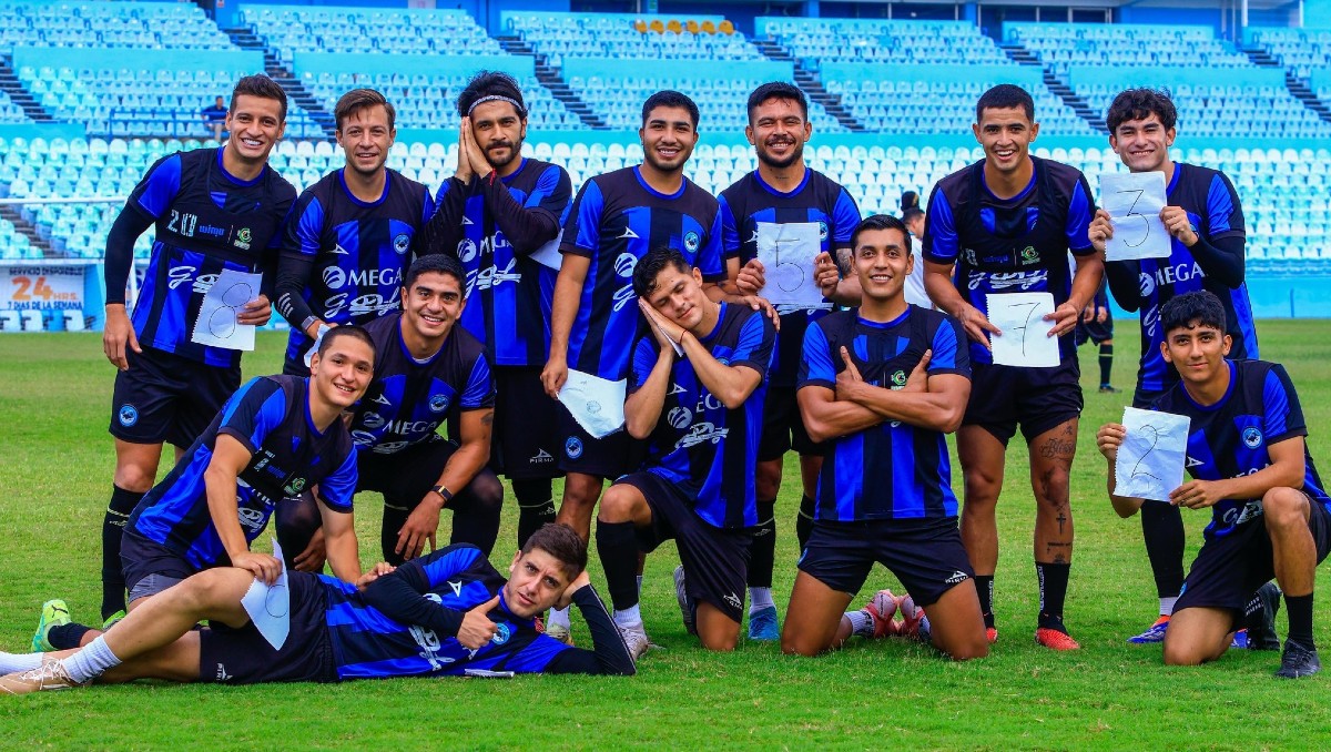 Jugadores de la Jaiba Brava en el entrenamiento.