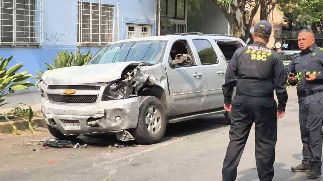 Los policías le dieron alcance, tras chocar con otros vehículos. | Jorge Becerril