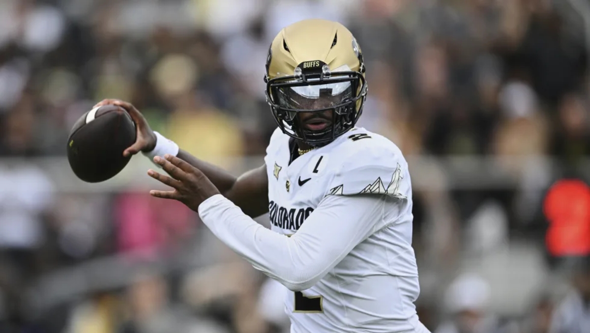 ex quarterbacks de la NFL critican fuertemente la personalidad de Shedeur Sanders (AP)