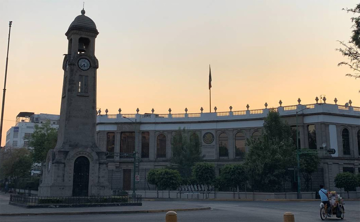 El Reloj chino y la Secretaría de Gobernación en la calle Bucareli. (Archivo)