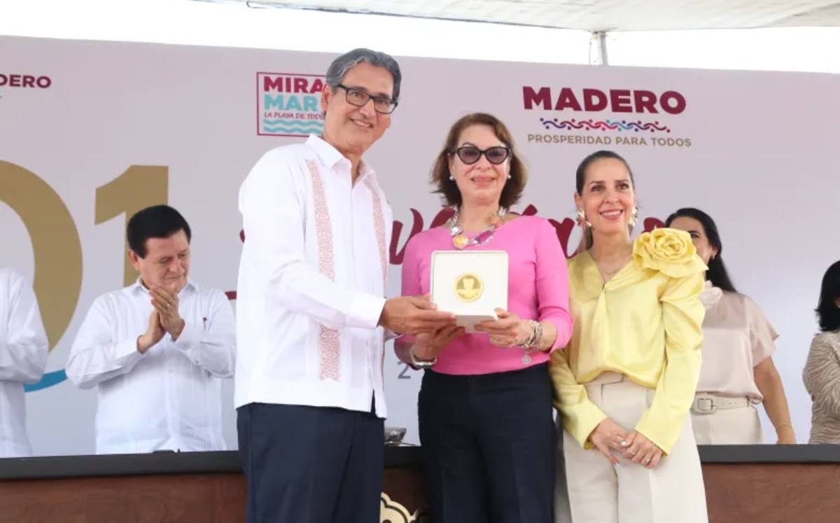 Al tomar uso de la palabra la doctora Hortensia Castañeda refirió que quiere tanto a ciudad Madero que ha rechazado ofertas de trabajo en otros países