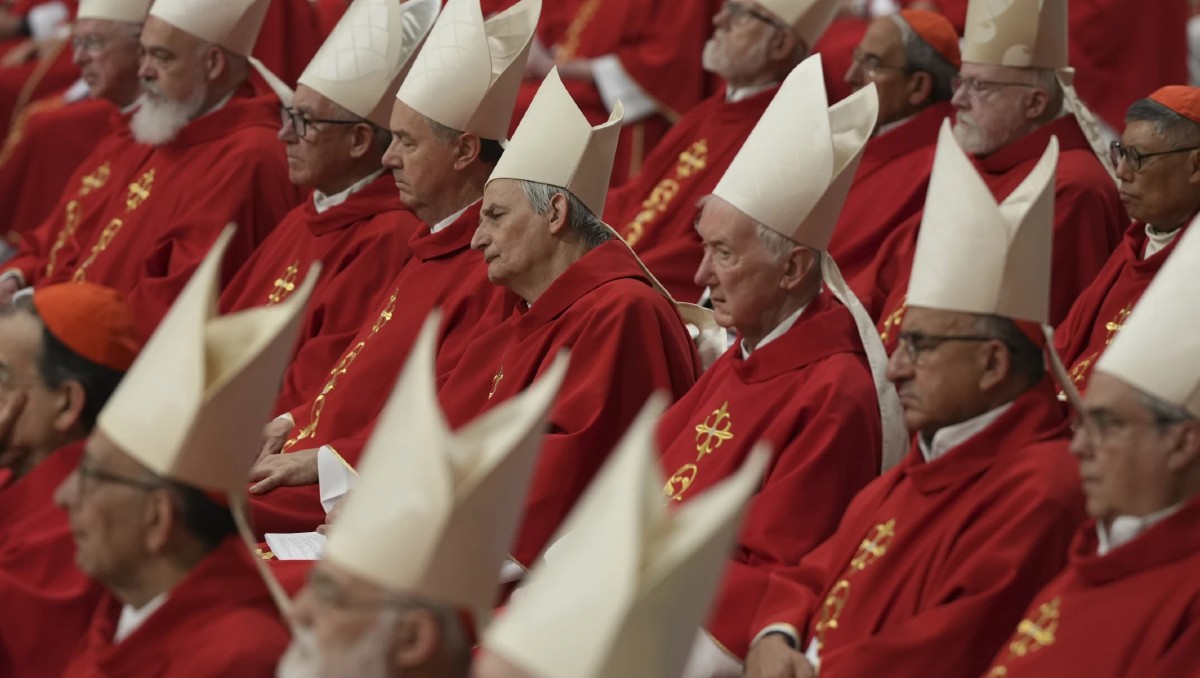 Cardenales asisten a misa de los nueve días por la muerte del papa Francisco  | Foto de AP