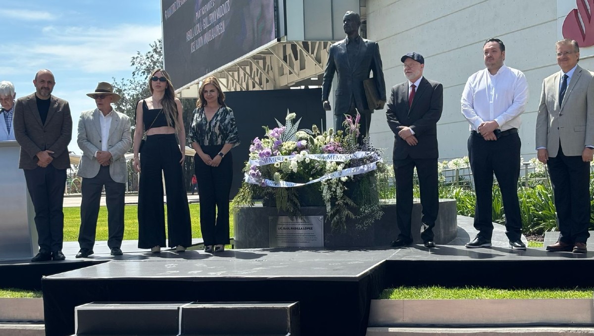 Conmemoran natalicio del exrector Raúl Padilla en Guadalajara (Roberto Hurtado)