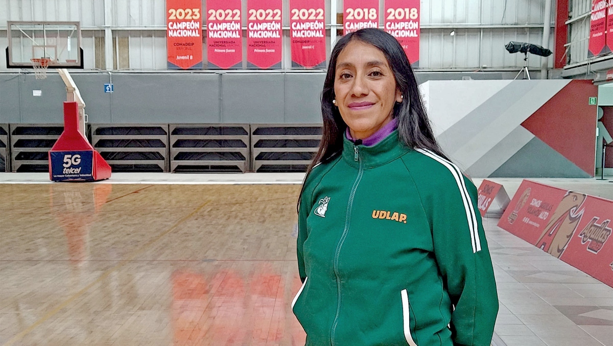 Angélica García, primera mujer en dirigir equipo varonil en liga ABE | Jaime Zambrano