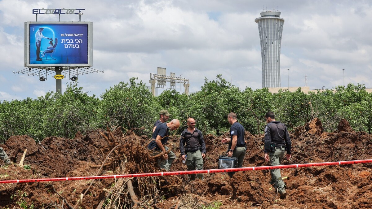 El Ejército israelí no pudo interceptar el misil que cayó en el aeropuerto. | AFP