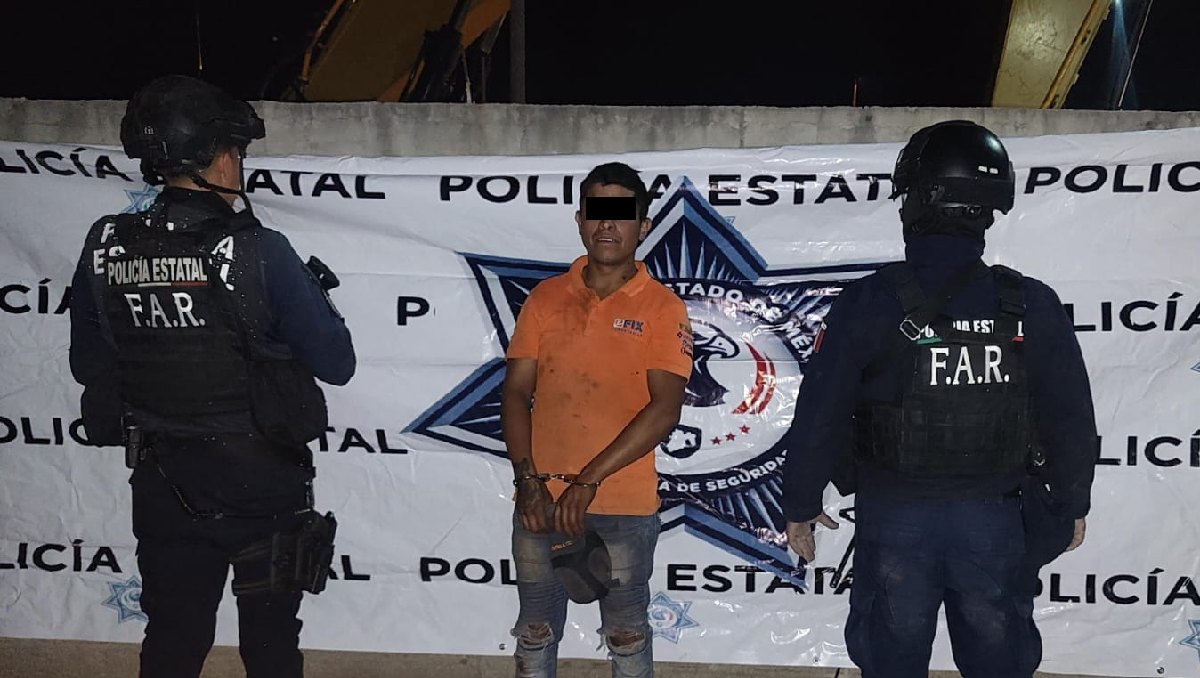 Un hombre 29 años fue detenido con 9 bidones cargados con gasolina. Foto: (Especial)