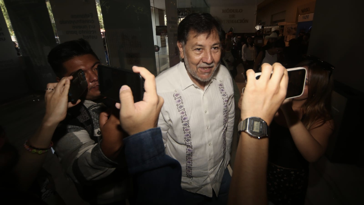 El presidente del Senado, Gerardo Fernández Noroña, llegando al Consejo Nacional de Morena. | Araceli López