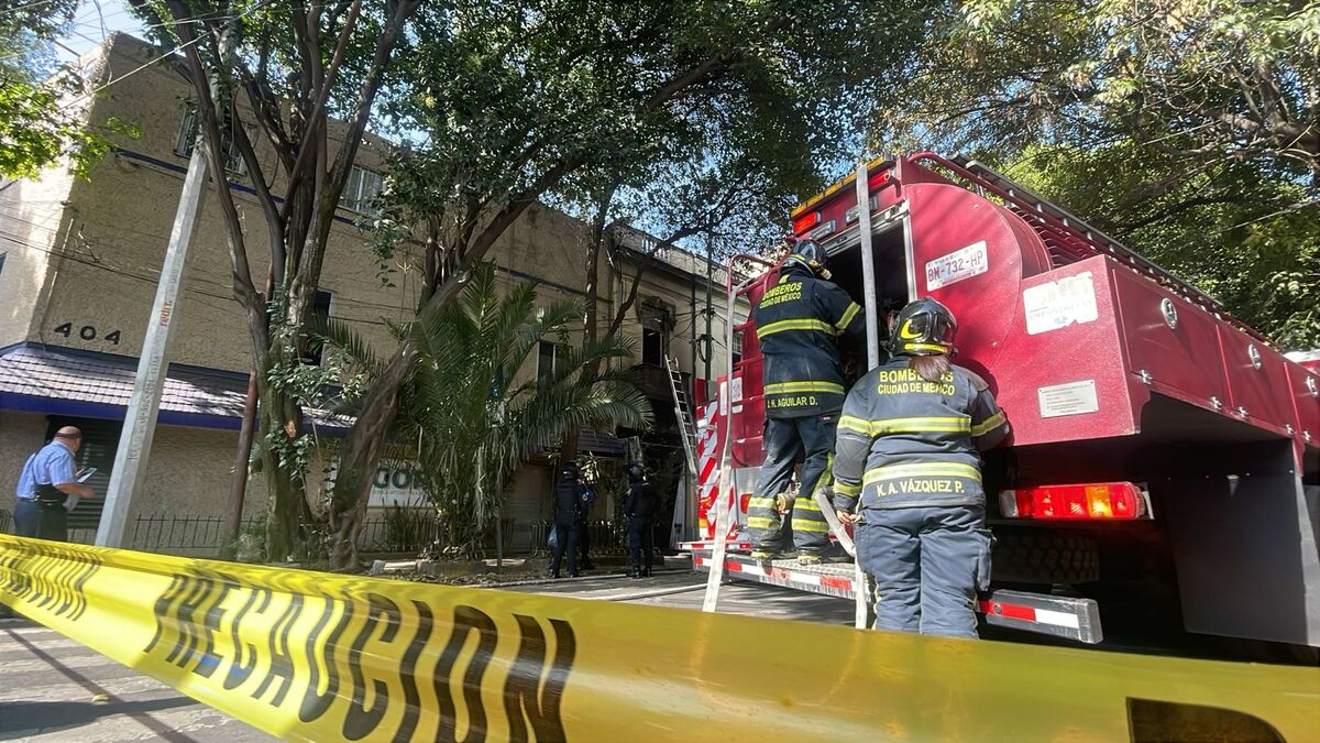 Bomberos controlan fuego en vivienda deshabitada de la colonia Roma Norte | Especial