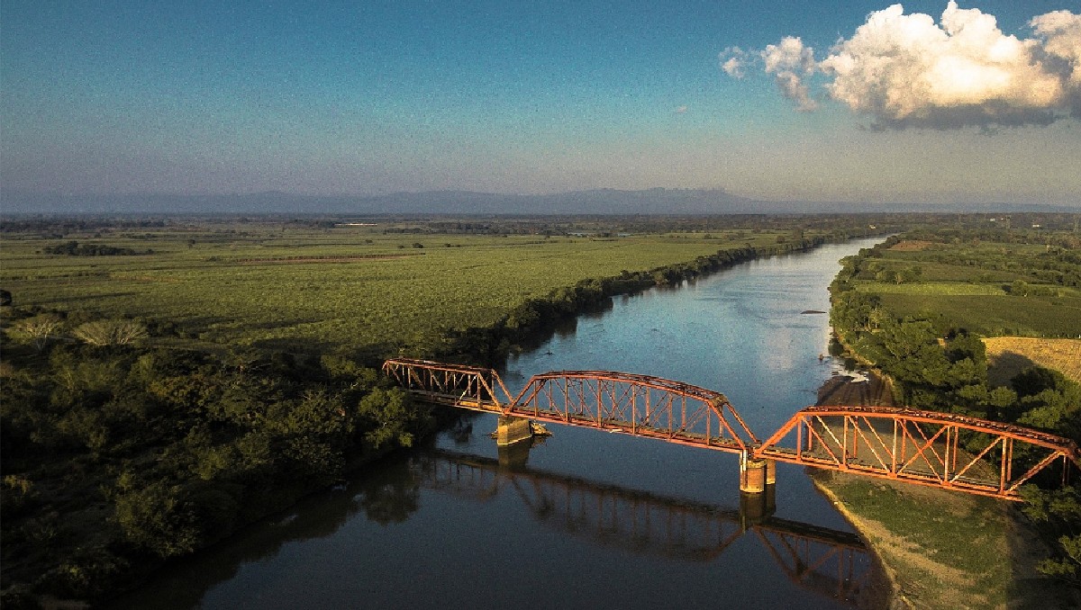 Los cadáveres de las víctimas fueron arrojados al río que pasa por Hueyapan de Ocampo. | Especial