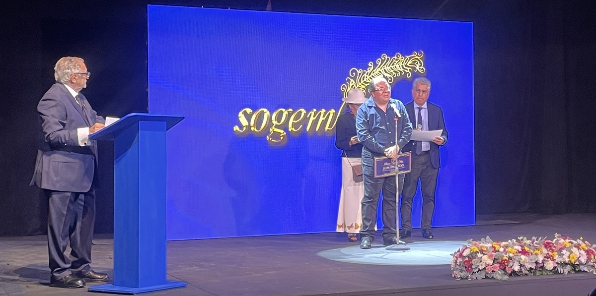 La ceremonia se realizó en el Teatro Wilberto Cantón con invitados especiales y distintos reconocimientos. (Foto: Especial)