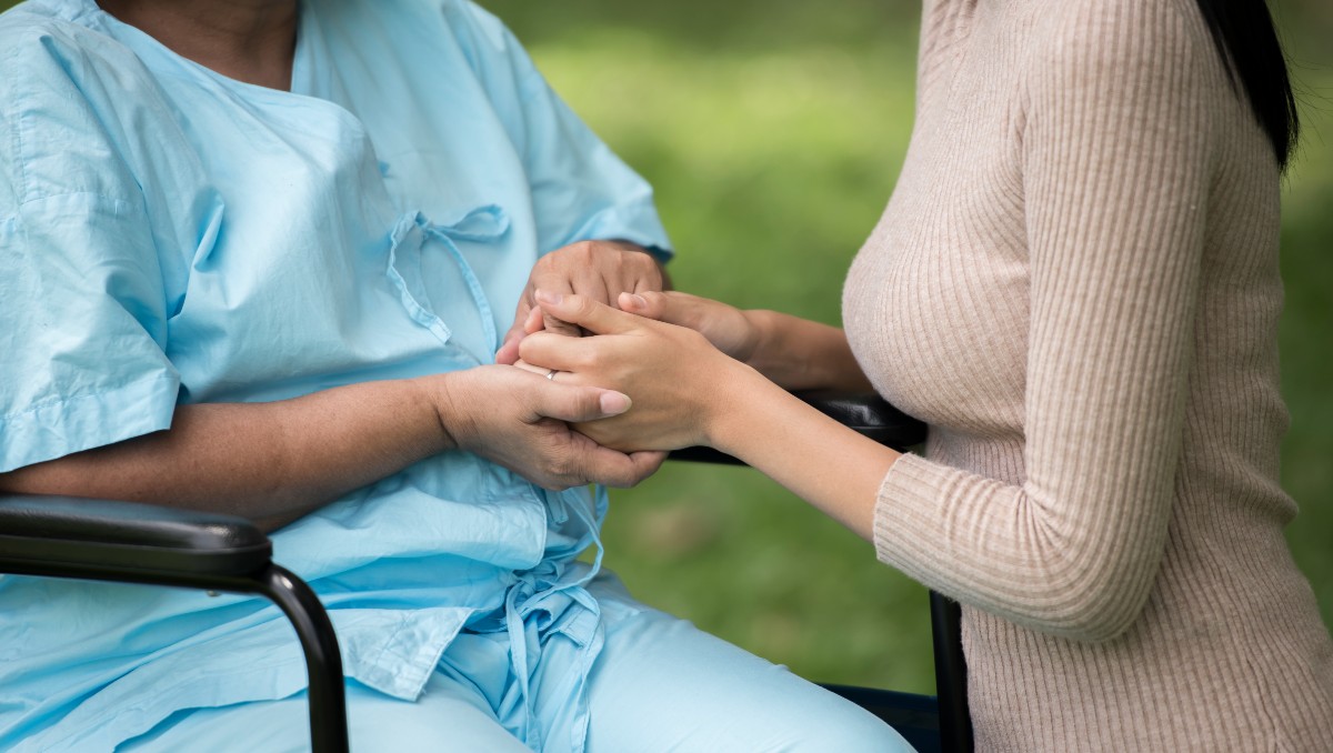 Datos del INEGI indican que 58.3 millones de personas son susceptibles de recibir cuidados médicos desde su hogar | Freepik