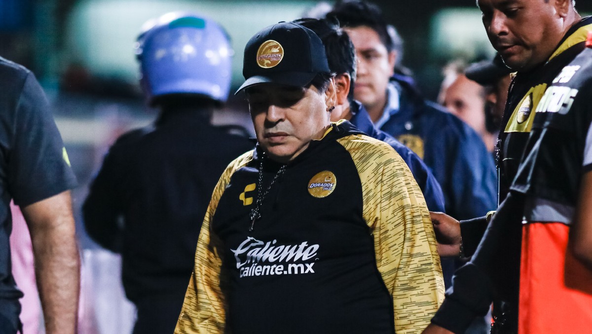 Maradona tenía conductas autolesivas y se recomendó que no tuviera internación domiciliaria (Imago7)
