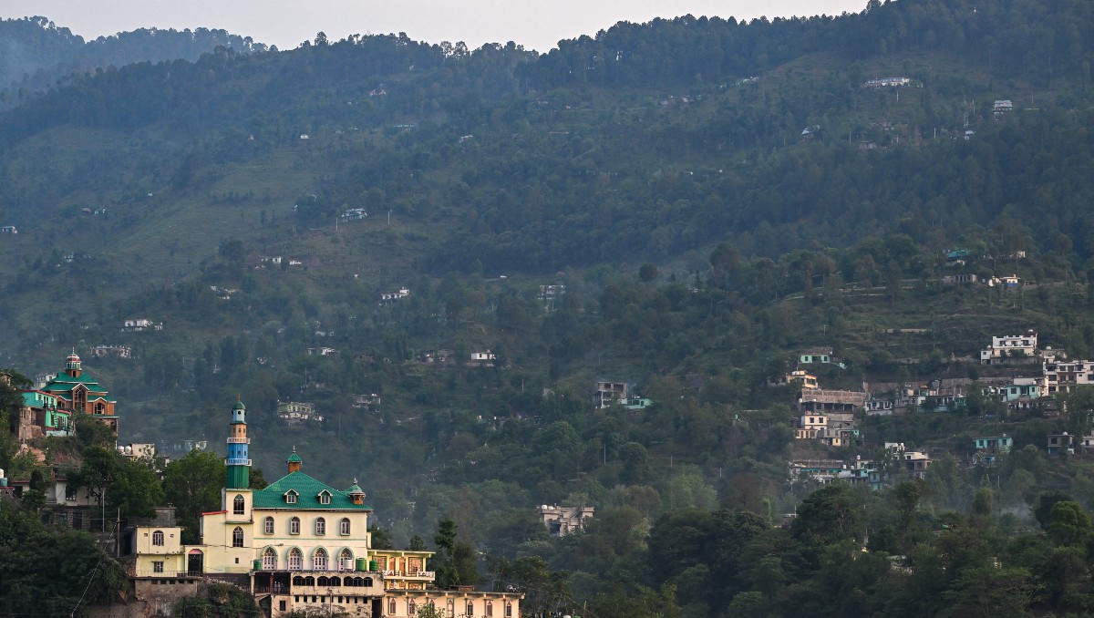 India bombardea sitios "terroristas" en Pakistán en represalia por atentado de Cachemira