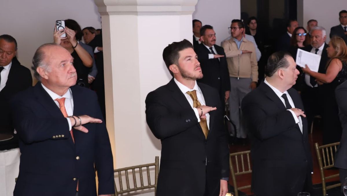 Samuel García asistió a la celebración de 200 años del Colegio de Abogados de Nuevo León. | Luis Guerra