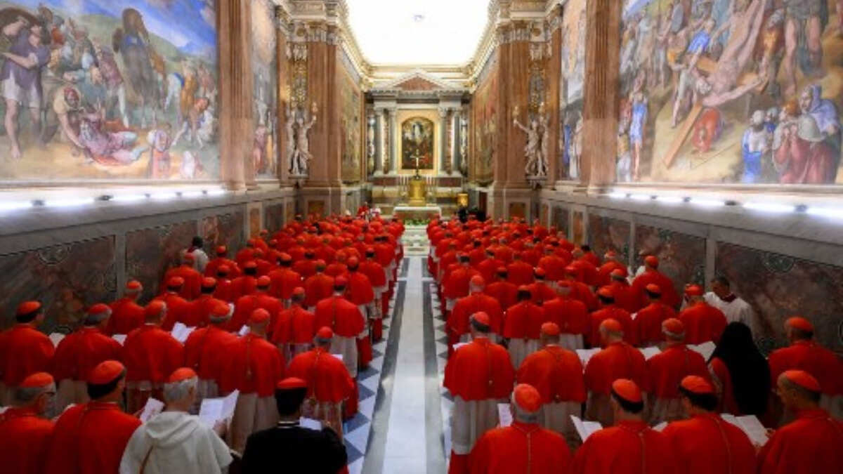 Así es como los cardenales emiten su voto | AFP
