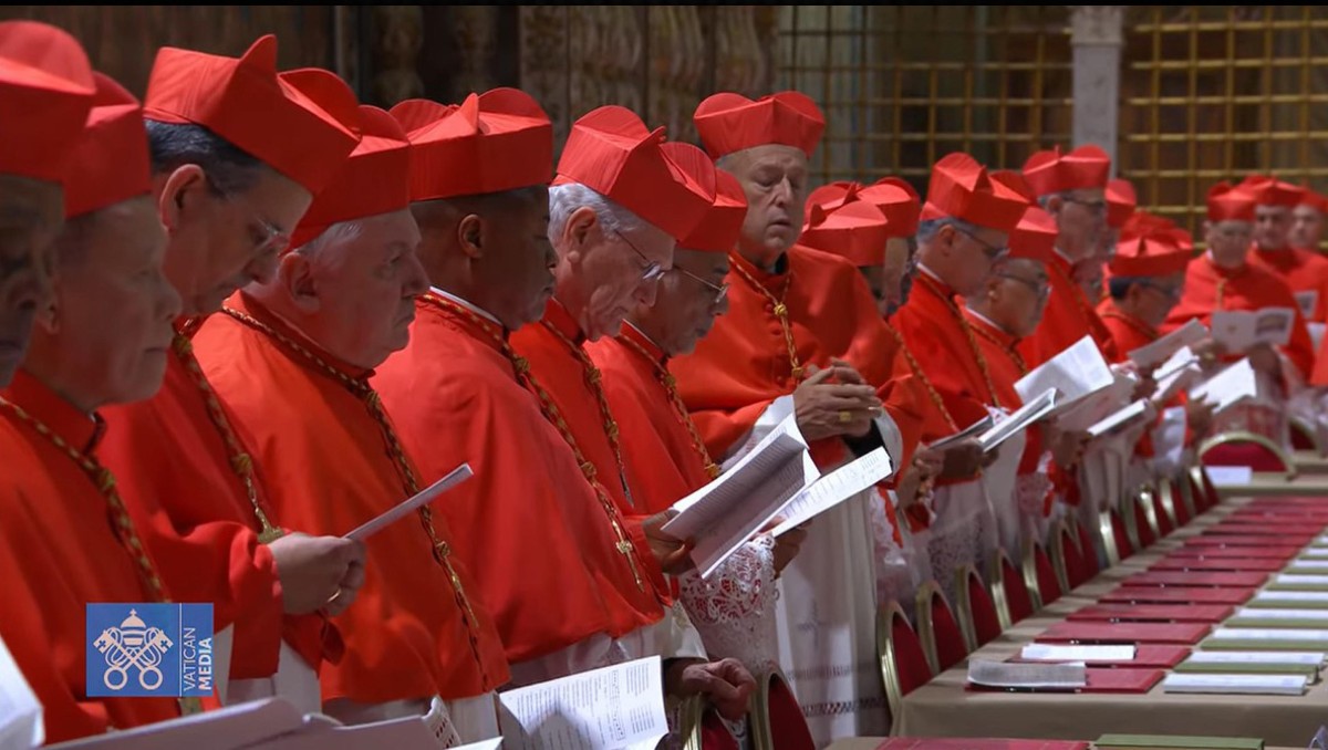 Cardenales dentro del cónclave 2025 en la Capilla Sixtina | Foto: EFE