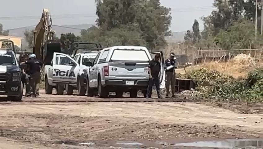 El cuerpo fue extraído del canal en San Martín de las Flores. (Juan Carlos Munguía)