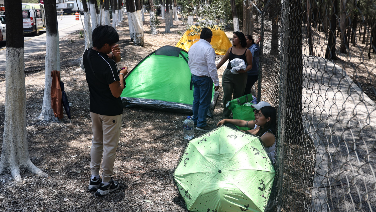 Fans acampan paraver a Scorpions en la Feria de Puebla 2025 | Agencia Es Imagen
