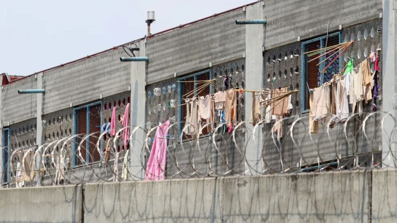 Insalubridad y caos gobiernan los penales peor evaluados de México