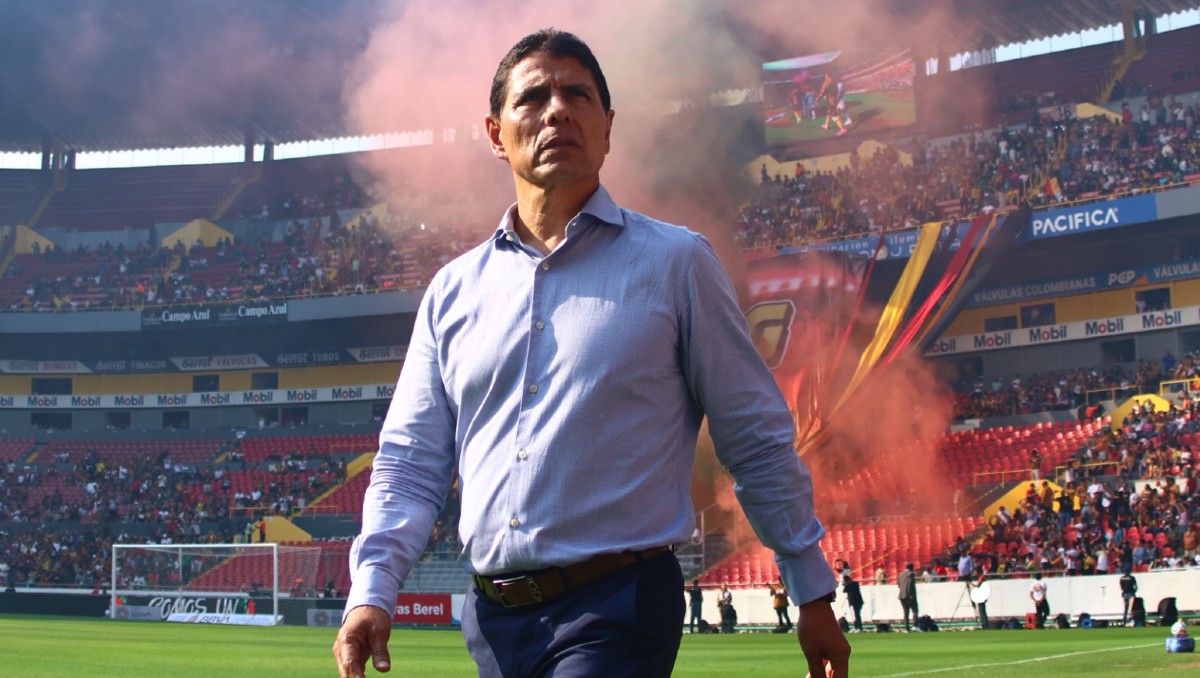 Alfonso Sosa y Leones Negros van por la remontada (Imago7)