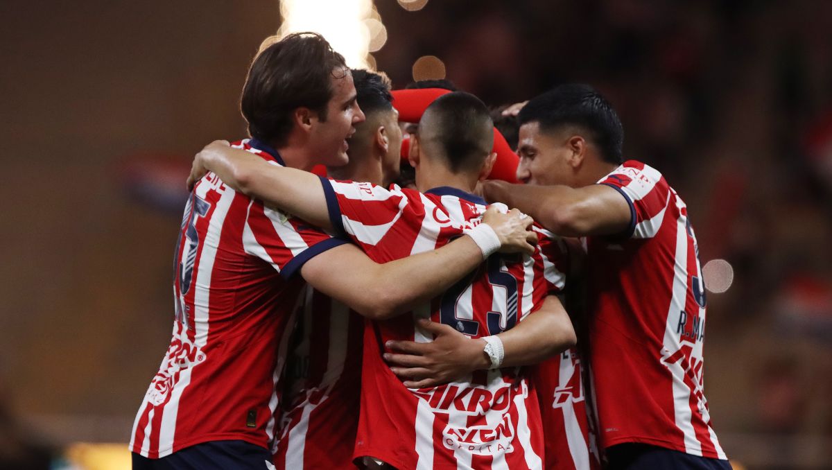 Chivas celebra aniversario en medio de una transición deportiva (Imago7)