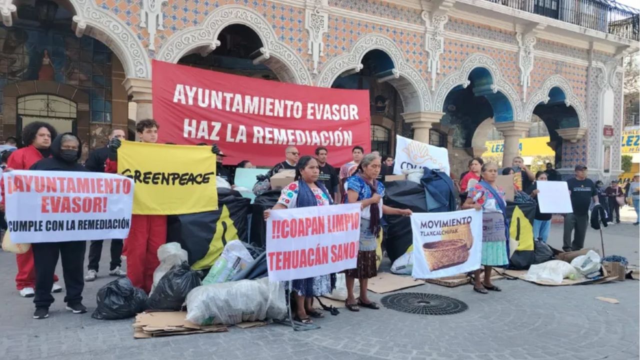 Denuncian basurero tóxico con cerca de 4 millones de residuos en Coapan, Puebla