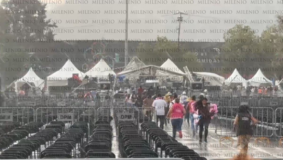 Escenario se desploma en la explanada dela GAM previo a concierto | Foto: Leonardo Sánchez