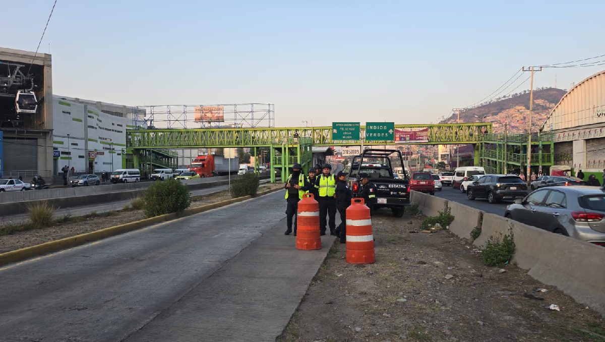 Los funcionarios recibieron una multa de más de 6 mil pesos por invadir el carril del Mexibús. Foto: (Especial)