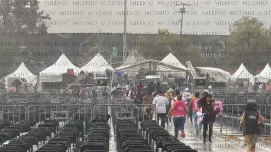 Cae escenario en explanada de la Gustavo A. Madero