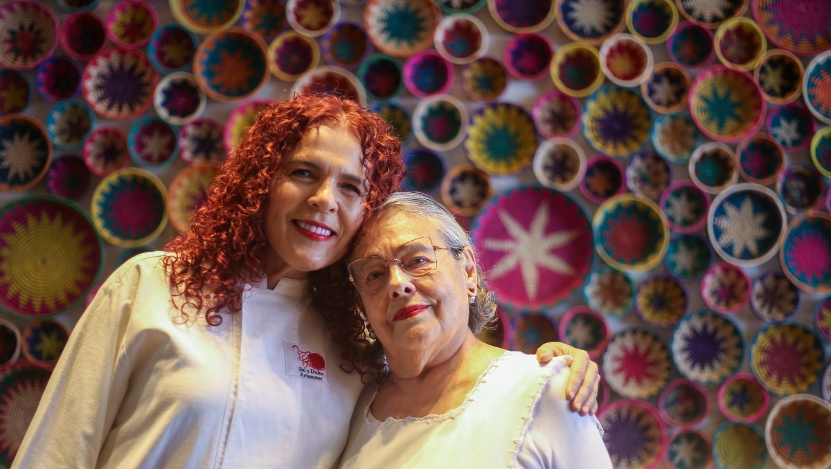 Carmen Titita Degollado y María Teresa Ramírez