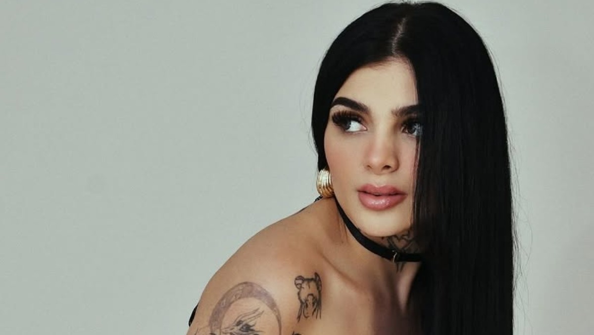 Karely Ruiz responde por video haciendo ejercicio con Poncho de Nigris