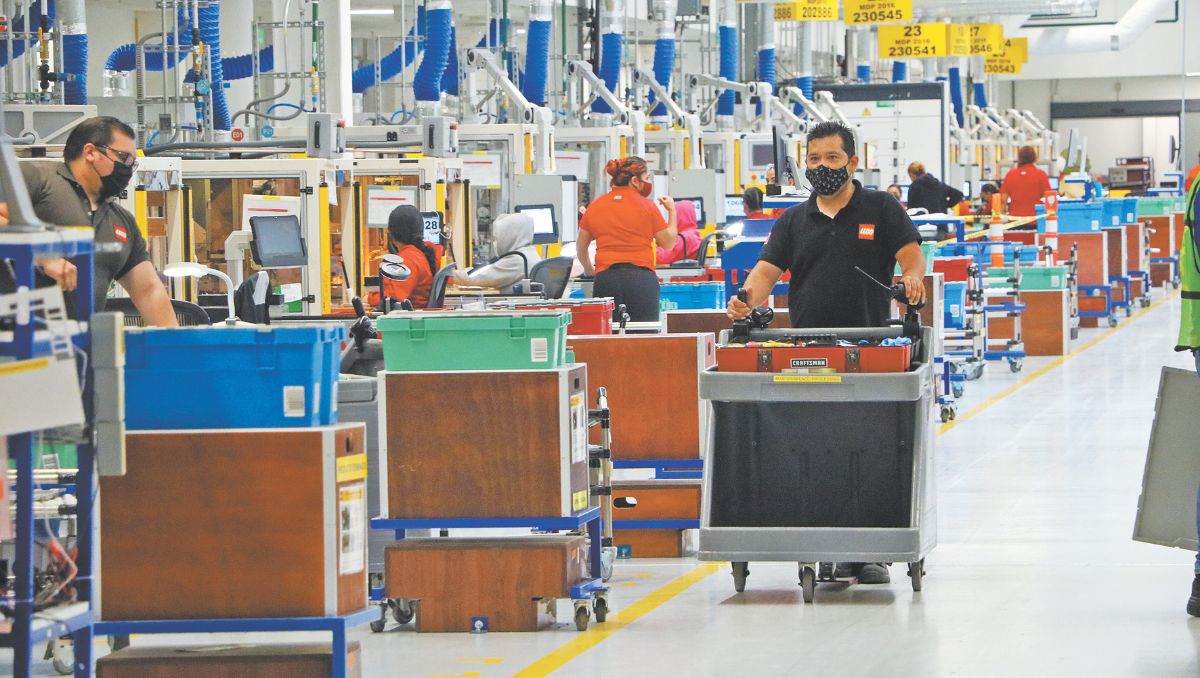 Manufactura. Leonel Rocha