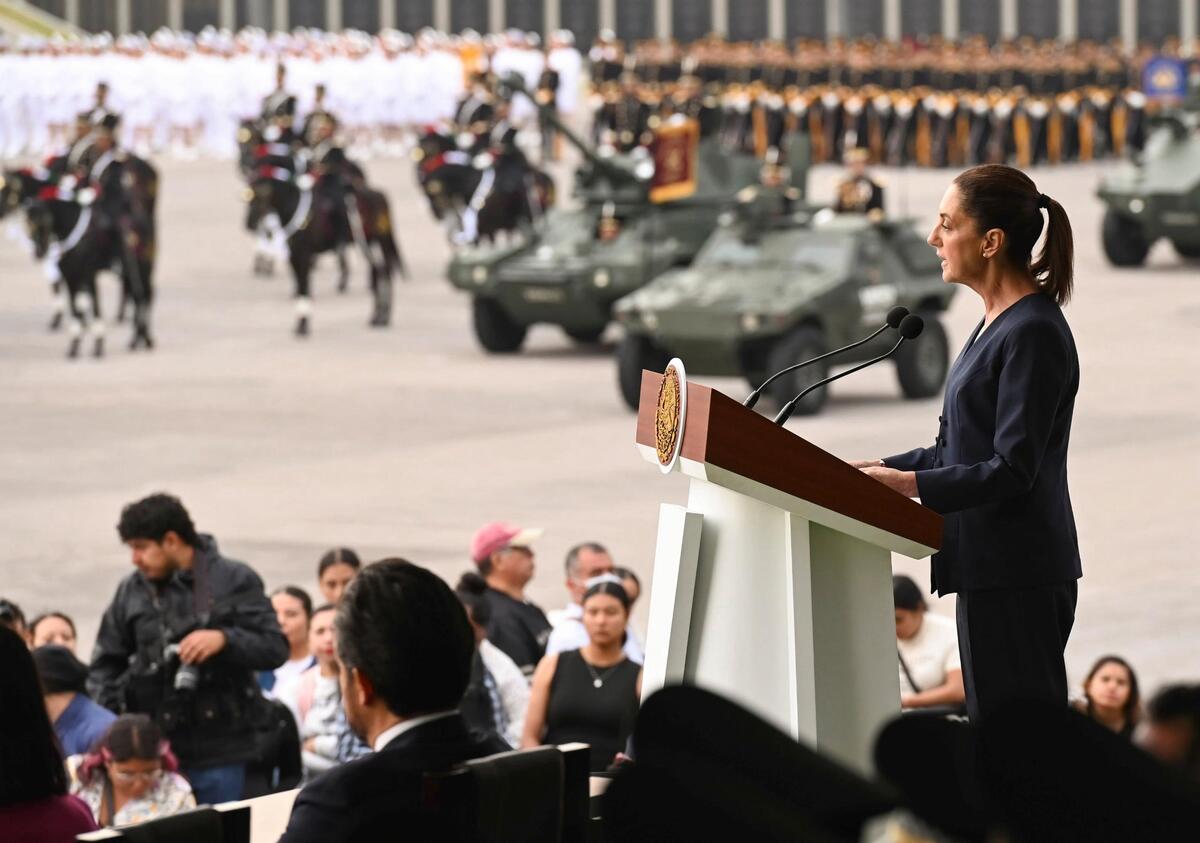 Sheinbaum durante la conmemoración del 105 aniversario de la Marcha de la Legalidad. | Especial