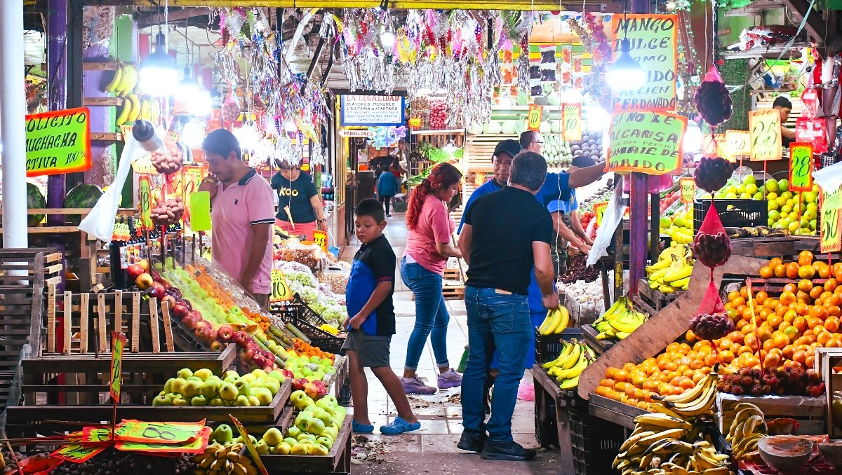 Venta de alimentos en mercados de Tampico.