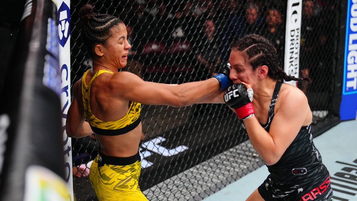 Alexa Grasso pierde contra Natália Silva en UFC 315 (X: @315)